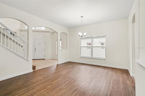 House in Orlando, Florida 4 bedrooms, 259.66 sq.m. № 2339194 - photo 4