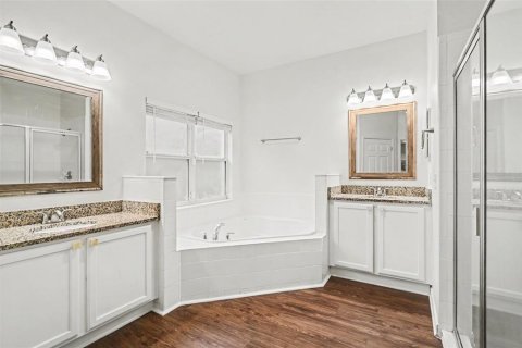 House in Orlando, Florida 4 bedrooms, 259.66 sq.m. № 2339194 - photo 13