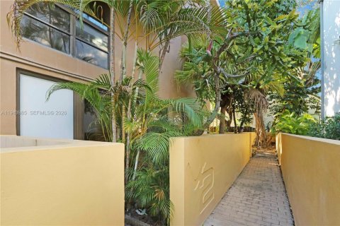 Condominio en venta en Miami, Florida, 2 dormitorios, 122.72 m2 № 2000845 - foto 24