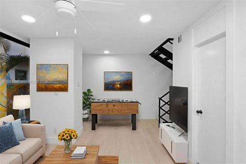 Condominio en venta en Miami, Florida, 2 dormitorios, 122.72 m2 № 2000845 - foto 3