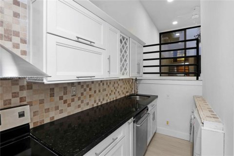 Condominio en venta en Miami, Florida, 2 dormitorios, 122.72 m2 № 2000845 - foto 13