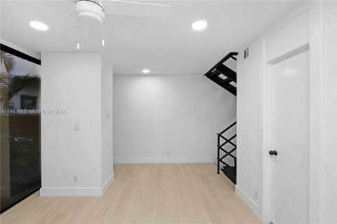 Condominio en venta en Miami, Florida, 2 dormitorios, 122.72 m2 № 2000845 - foto 9