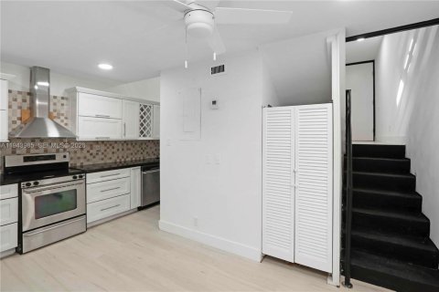 Condominio en venta en Miami, Florida, 2 dormitorios, 122.72 m2 № 2000845 - foto 12