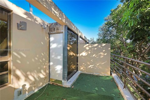 Condominio en venta en Miami, Florida, 2 dormitorios, 122.72 m2 № 2000845 - foto 22