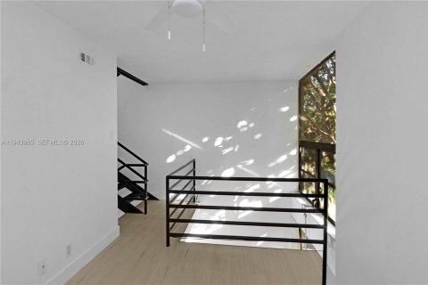 Condominio en venta en Miami, Florida, 2 dormitorios, 122.72 m2 № 2000845 - foto 18