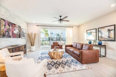 Townhouse in Four Corners, Florida 3 bedrooms, 158.31 sq.m. № 1541737 - photo 3