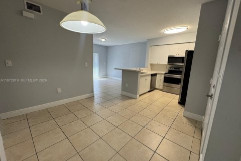 Condominio en venta en Cutler Bay, Florida, 2 dormitorios, 75.16 m2 № 2033095 - foto 5