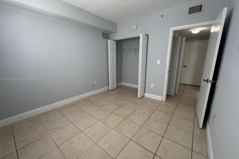 Condominio en venta en Cutler Bay, Florida, 2 dormitorios, 75.16 m2 № 2033095 - foto 6