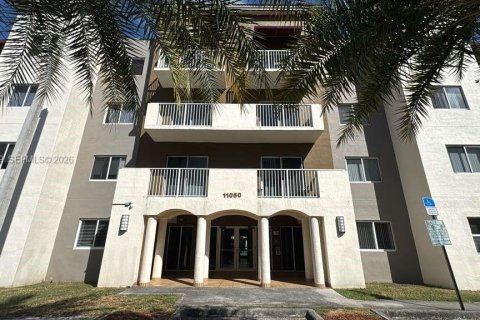 Condominio en venta en Cutler Bay, Florida, 2 dormitorios, 75.16 m2 № 2033095 - foto 15