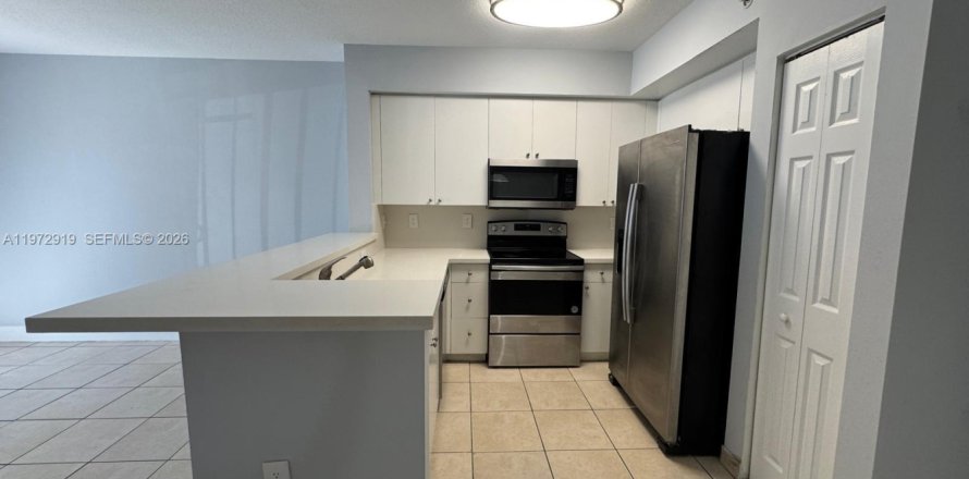 Condominio en Cutler Bay, Florida, 2 dormitorios  № 2033095