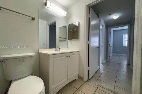 Condominio en venta en Cutler Bay, Florida, 2 dormitorios, 75.16 m2 № 2033095 - foto 8