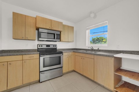 House in Palm Beach Gardens, Florida 3 bedrooms, 121.89 sq.m. № 2249508 - photo 16