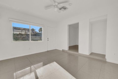 House in Palm Beach Gardens, Florida 3 bedrooms, 121.89 sq.m. № 2249508 - photo 20