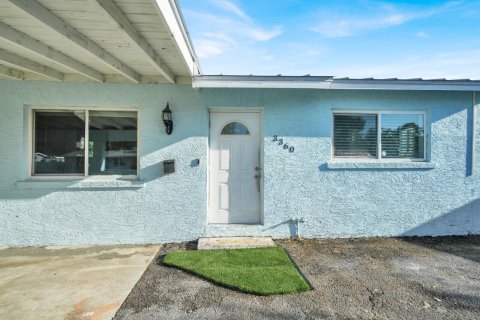 House in Palm Beach Gardens, Florida 3 bedrooms, 121.89 sq.m. № 2249508 - photo 5
