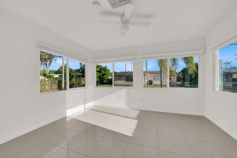 House in Palm Beach Gardens, Florida 3 bedrooms, 121.89 sq.m. № 2249508 - photo 18