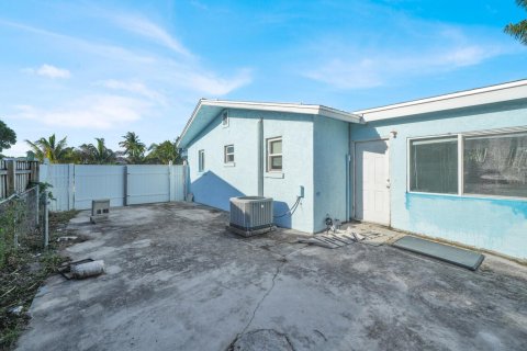 House in Palm Beach Gardens, Florida 3 bedrooms, 121.89 sq.m. № 2249508 - photo 29