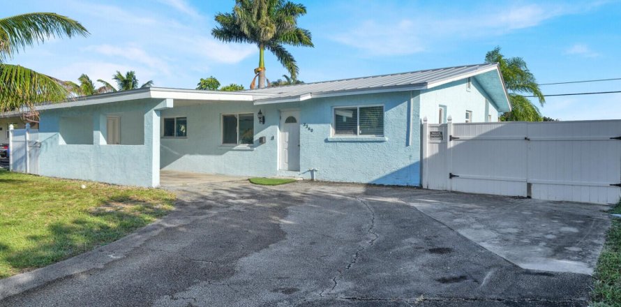 House in Palm Beach Gardens, Florida 3 bedrooms, 121.89 sq.m. № 2249508
