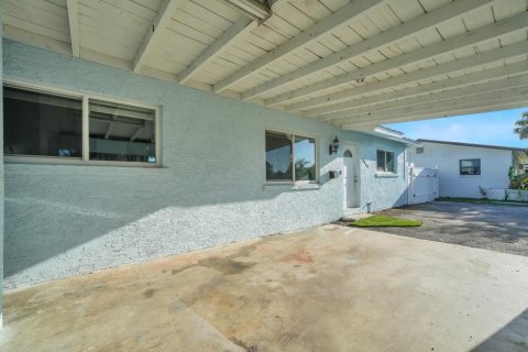 House in Palm Beach Gardens, Florida 3 bedrooms, 121.89 sq.m. № 2249508 - photo 4