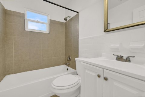 House in Palm Beach Gardens, Florida 3 bedrooms, 121.89 sq.m. № 2249508 - photo 23