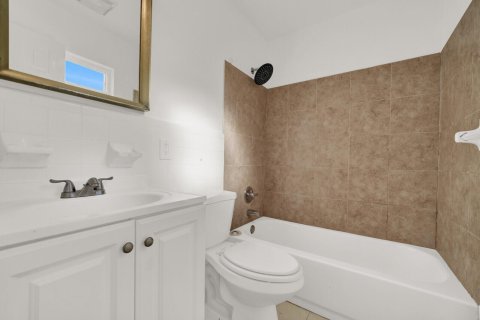 House in Palm Beach Gardens, Florida 3 bedrooms, 121.89 sq.m. № 2249508 - photo 10