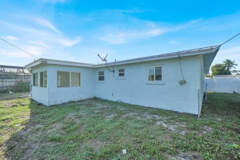 House in Palm Beach Gardens, Florida 3 bedrooms, 121.89 sq.m. № 2249508 - photo 27