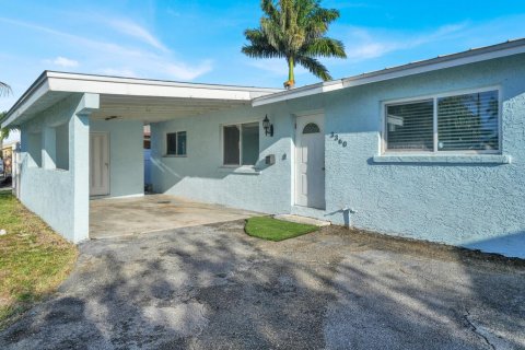 House in Palm Beach Gardens, Florida 3 bedrooms, 121.89 sq.m. № 2249508 - photo 2