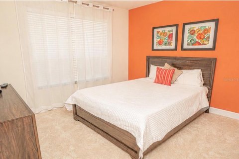 Townhouse in Clermont, Florida 3 bedrooms, 139.45 sq.m. № 2202819 - photo 5