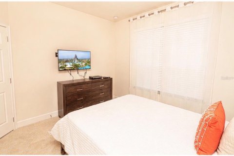 Townhouse in Clermont, Florida 3 bedrooms, 139.45 sq.m. № 2202819 - photo 6