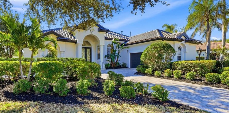 Villa ou maison à University Park, Floride 4 chambres, 302.03 m2 № 2093252