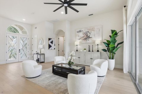 Villa ou maison à vendre à University Park, Floride: 4 chambres, 302.03 m2 № 2093252 - photo 13