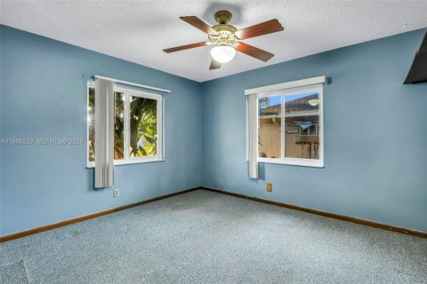 House in Lake Worth, Florida 3 bedrooms, 174.84 sq.m. № 2028791 - photo 26