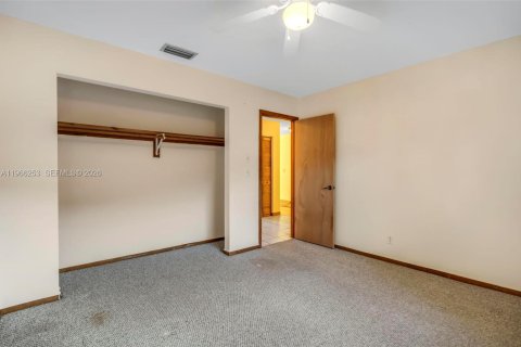 House in Lake Worth, Florida 3 bedrooms, 174.84 sq.m. № 2028791 - photo 29