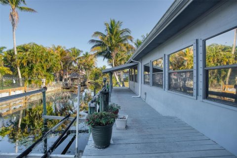 House in Lake Worth, Florida 3 bedrooms, 174.84 sq.m. № 2028791 - photo 5