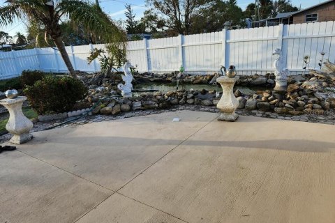 House in Englewood, Florida 2 bedrooms, 123.28 sq.m. № 1402486 - photo 25