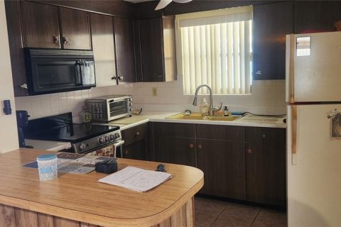 House in Englewood, Florida 2 bedrooms, 123.28 sq.m. № 1402486 - photo 13