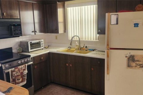 House in Englewood, Florida 2 bedrooms, 123.28 sq.m. № 1402486 - photo 12