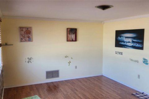 House in Englewood, Florida 2 bedrooms, 123.28 sq.m. № 1402486 - photo 5