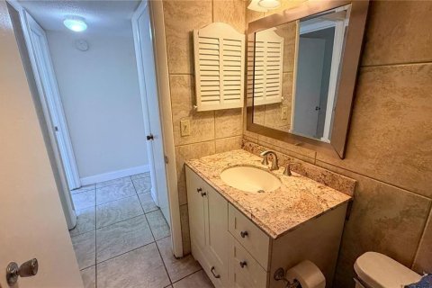 Commercial property in Sarasota, Florida 2 bedrooms, 70.79 sq.m. № 2395928 - photo 18