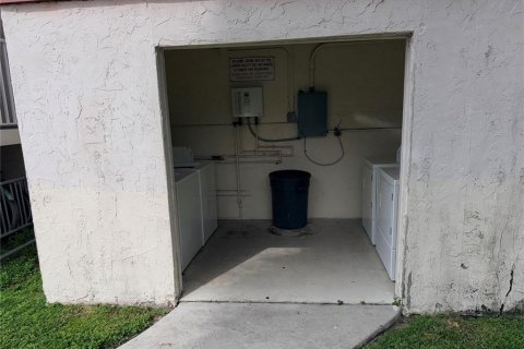 Commercial property in Sarasota, Florida 2 bedrooms, 70.79 sq.m. № 2395928 - photo 29
