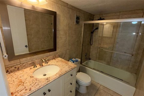 Commercial property in Sarasota, Florida 2 bedrooms, 70.79 sq.m. № 2395928 - photo 21