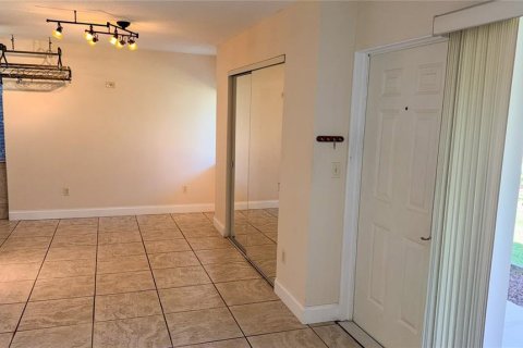 Commercial property in Sarasota, Florida 2 bedrooms, 70.79 sq.m. № 2395928 - photo 5