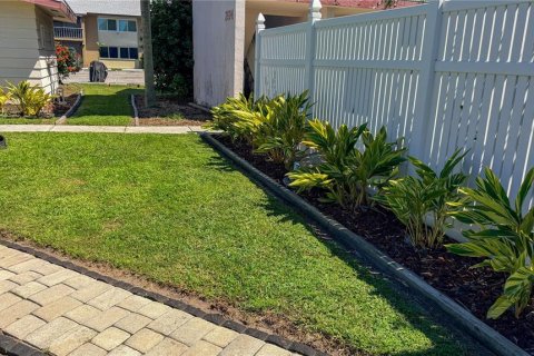 Commercial property in Sarasota, Florida 2 bedrooms, 70.79 sq.m. № 2395928 - photo 3