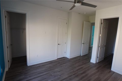 Adosado en venta en Madeira Beach, Florida, 5 dormitorios, 251.39 m2 № 2323159 - foto 30