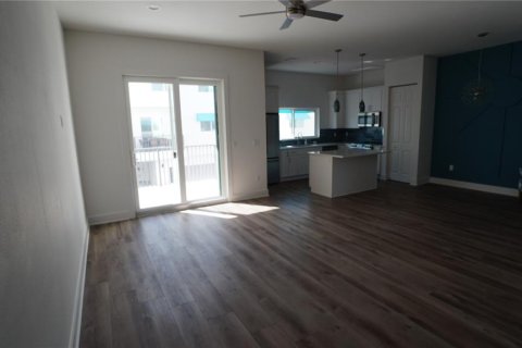 Adosado en venta en Madeira Beach, Florida, 5 dormitorios, 251.39 m2 № 2323159 - foto 20