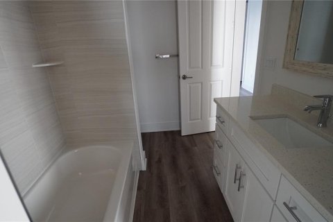 Adosado en venta en Madeira Beach, Florida, 5 dormitorios, 251.39 m2 № 2323159 - foto 23