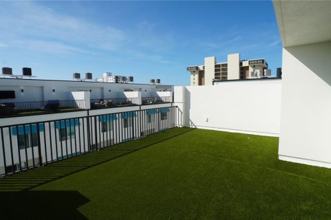 Adosado en venta en Madeira Beach, Florida, 5 dormitorios, 251.39 m2 № 2323159 - foto 13