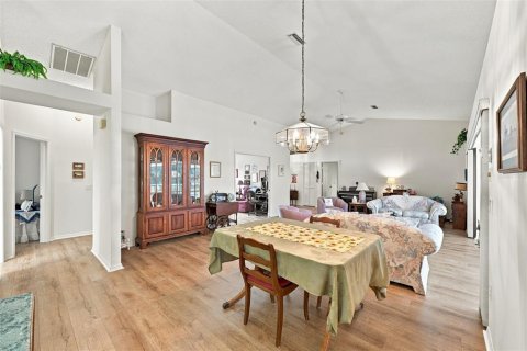 Villa ou maison à vendre à New Port Richey, Floride: 3 chambres, 157.38 m2 № 2396438 - photo 12