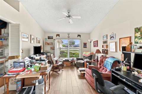 Villa ou maison à vendre à New Port Richey, Floride: 3 chambres, 157.38 m2 № 2396438 - photo 14