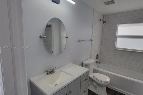 House in Fort Lauderdale, Florida 2 bedrooms, 78.97 sq.m. № 1956881 - photo 7