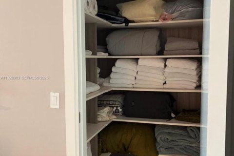 Condo in Sunny Isles Beach, Florida, 3 bedrooms  № 2039618 - photo 16